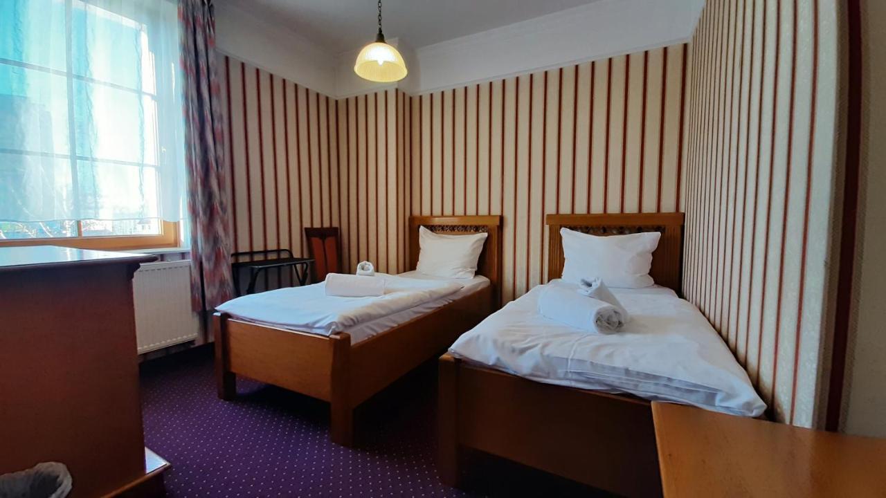 Hotel Jankow Żary Kültér fotó