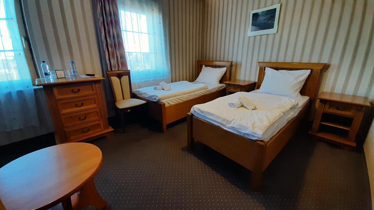Hotel Jankow Żary Kültér fotó