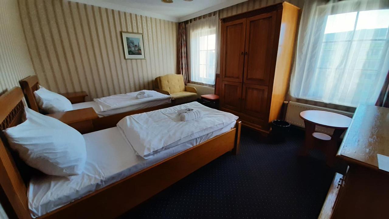 Hotel Jankow Żary Kültér fotó